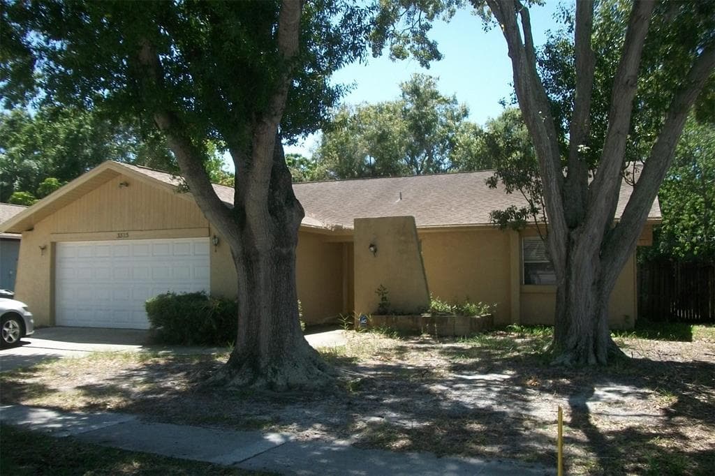 3323 CARRIAGE DRIVE PALM HARBOR, FL 34684
