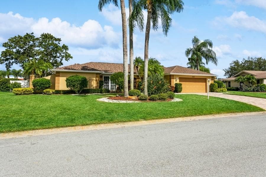 5691 COUNTRY LAKES DRIVE SARASOTA, FL 34243