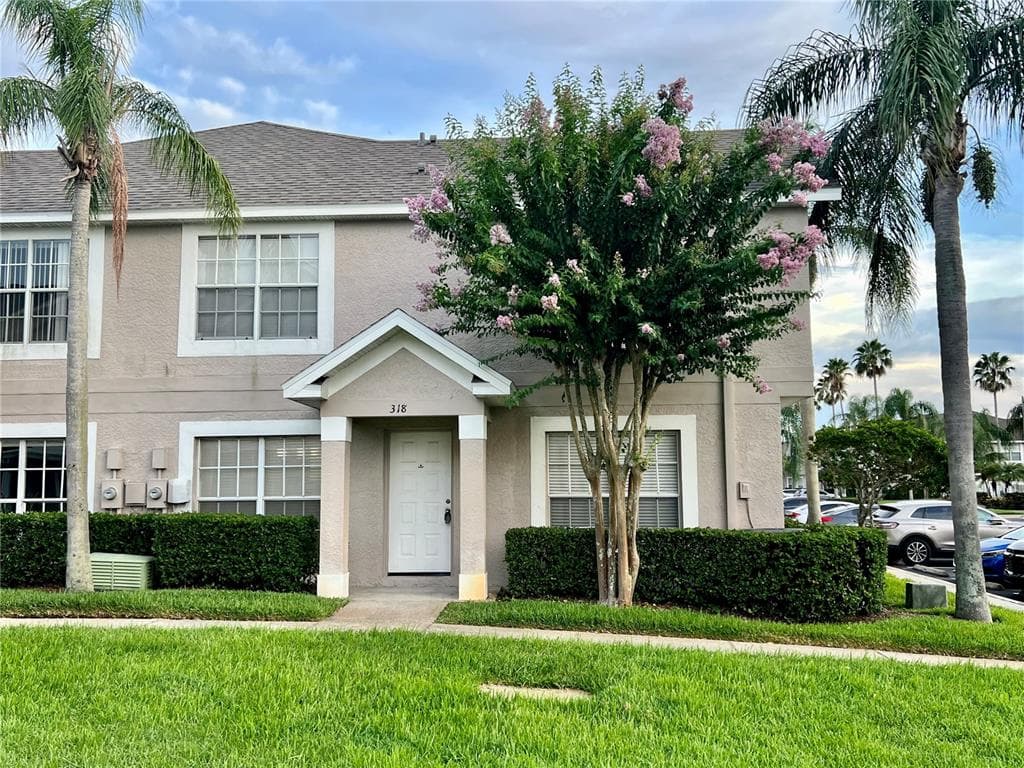 318 KENSINGTON LAKE CIRCLE BRANDON, FL 33511