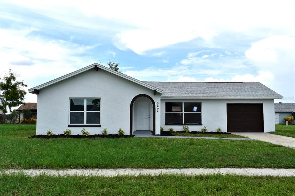 6374 COLISEUM BOULEVARD PORT CHARLOTTE, FL 33981