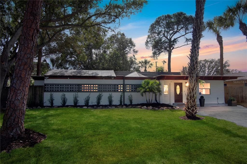 1770 NEVADA AVENUE NE ST PETERSBURG, FL 33703