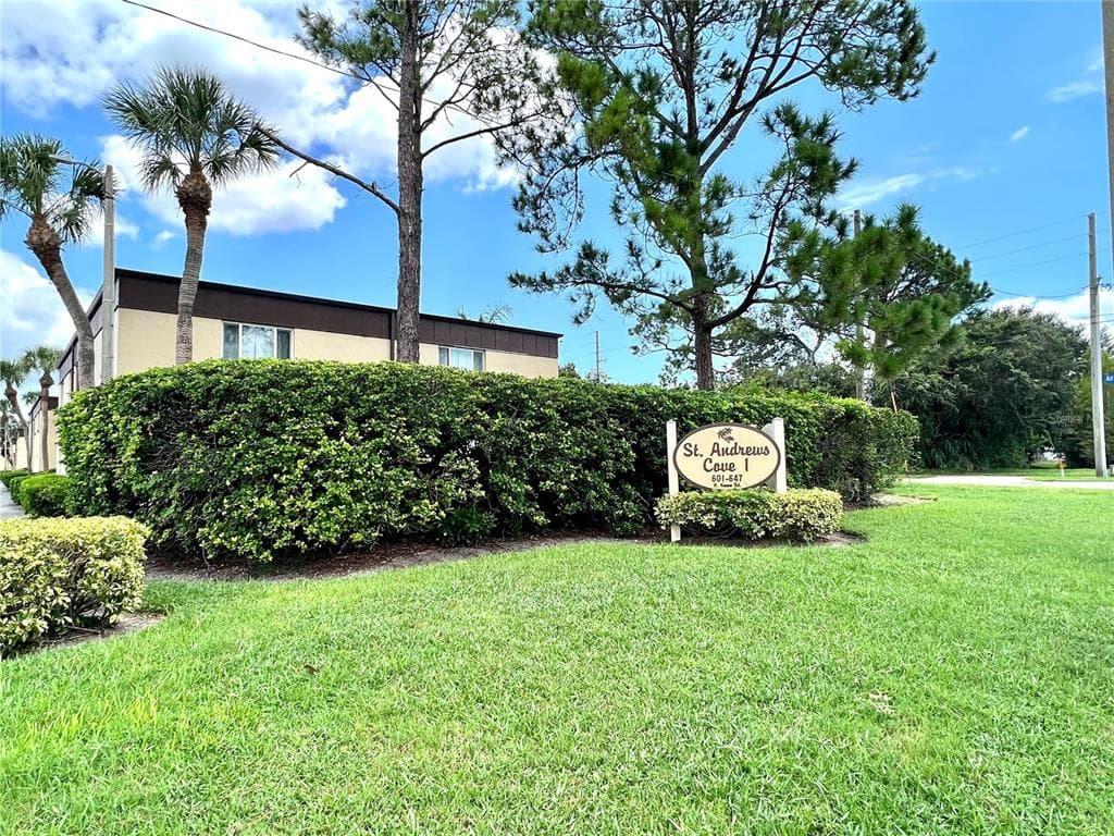 605 N KEENE ROAD UNIT P-14 CLEARWATER, FL 33755
