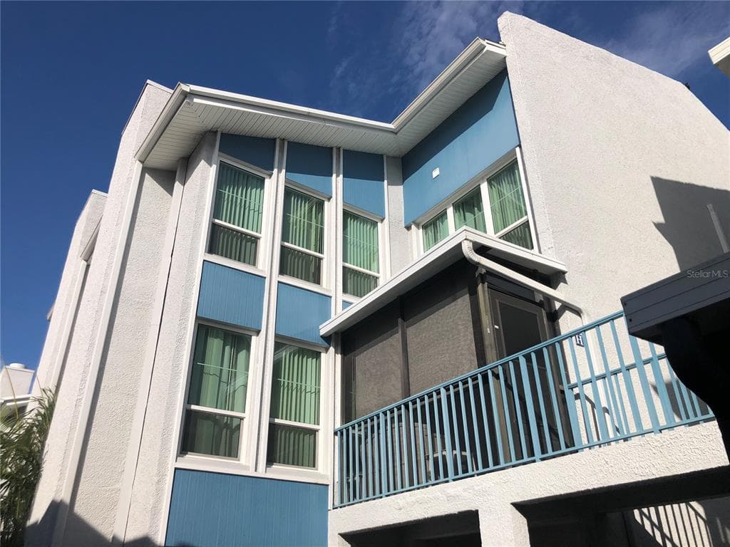317 REX PL UNIT H MADEIRA BEACH, FL 33708