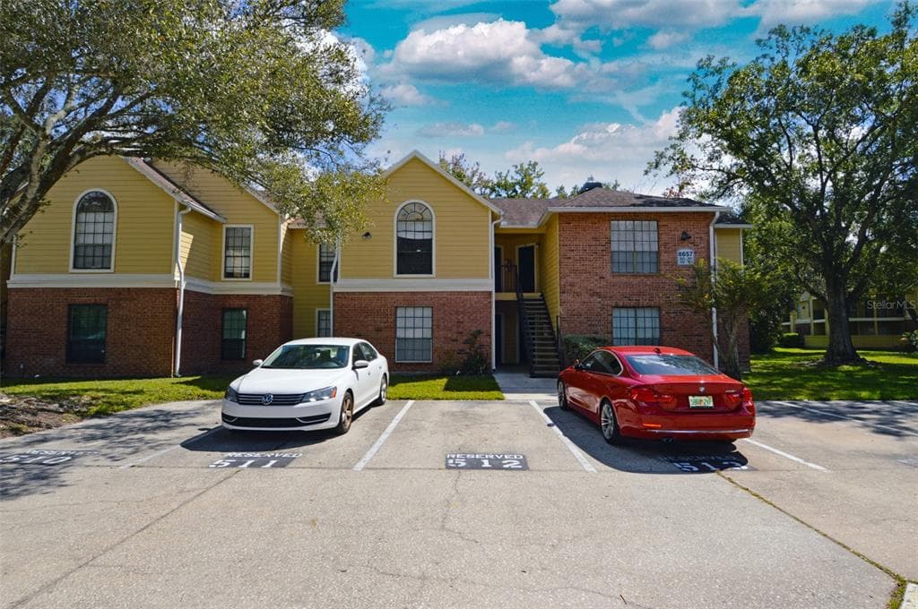 8657 FANCY FINCH DRIVE UNIT 102 TAMPA, FL 33614