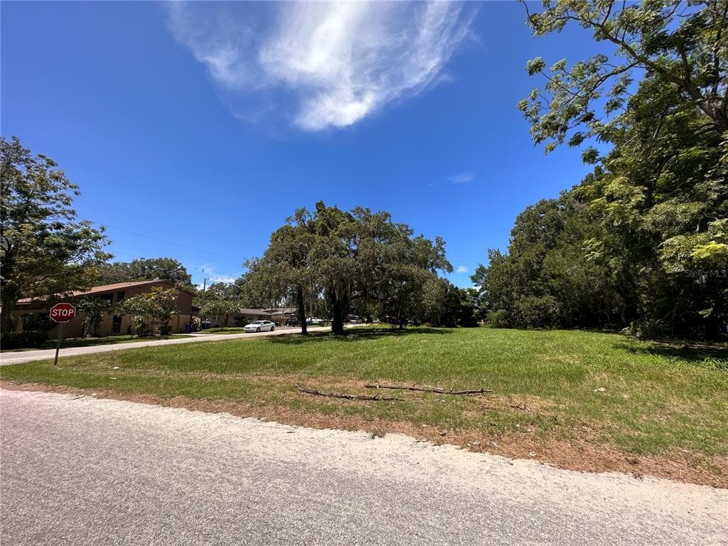 9400 EASTFIELD ROAD THONOTOSASSA, FL 33592