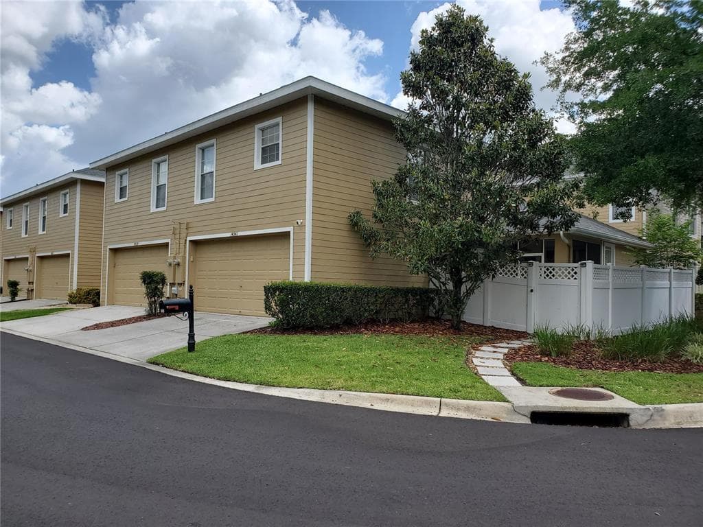 14541 COTSWOLDS DRIVE (GARAGE LOFT ONLY) TAMPA, FL 33626
