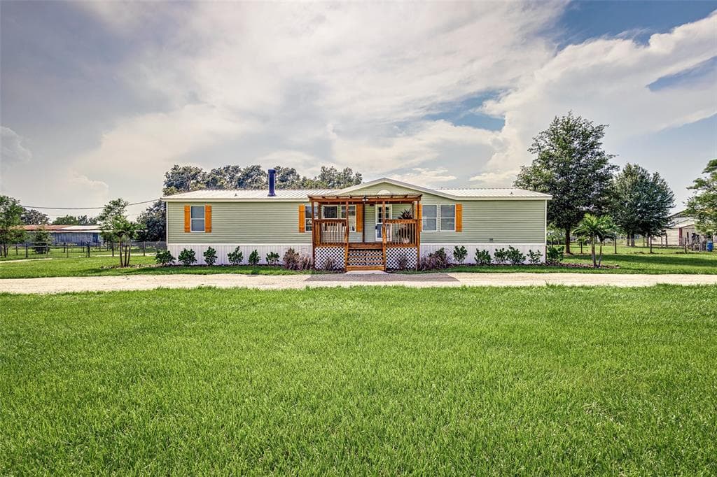 3905 SPARKY LANE