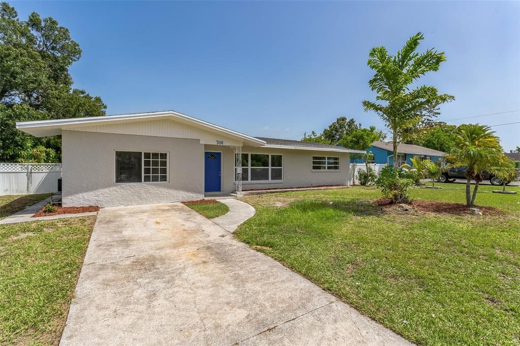 306 23RD AVENUE W BRADENTON, FL 34205