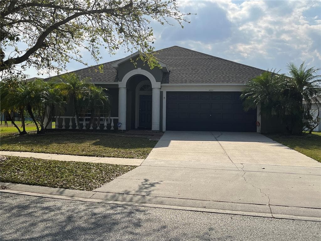 4211 HARTFORD LAKE DRIVE TAMPA, FL 33619