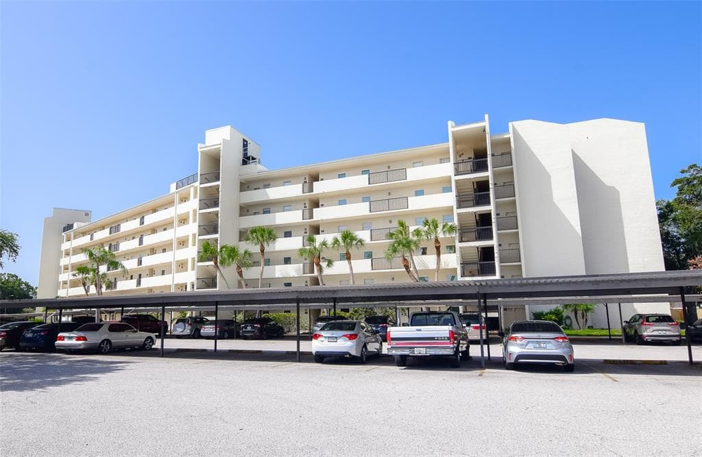 225 COUNTRY CLUB DRIVE UNIT 1404 LARGO, FL 33771