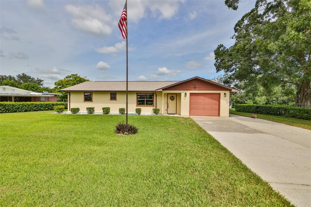 37139 MANDARIN AVENUE ZEPHYRHILLS, FL 33541