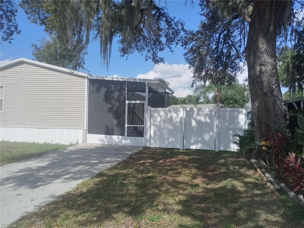 38045 LEONDIAS DRIVE ZEPHYRHILLS, FL 33542