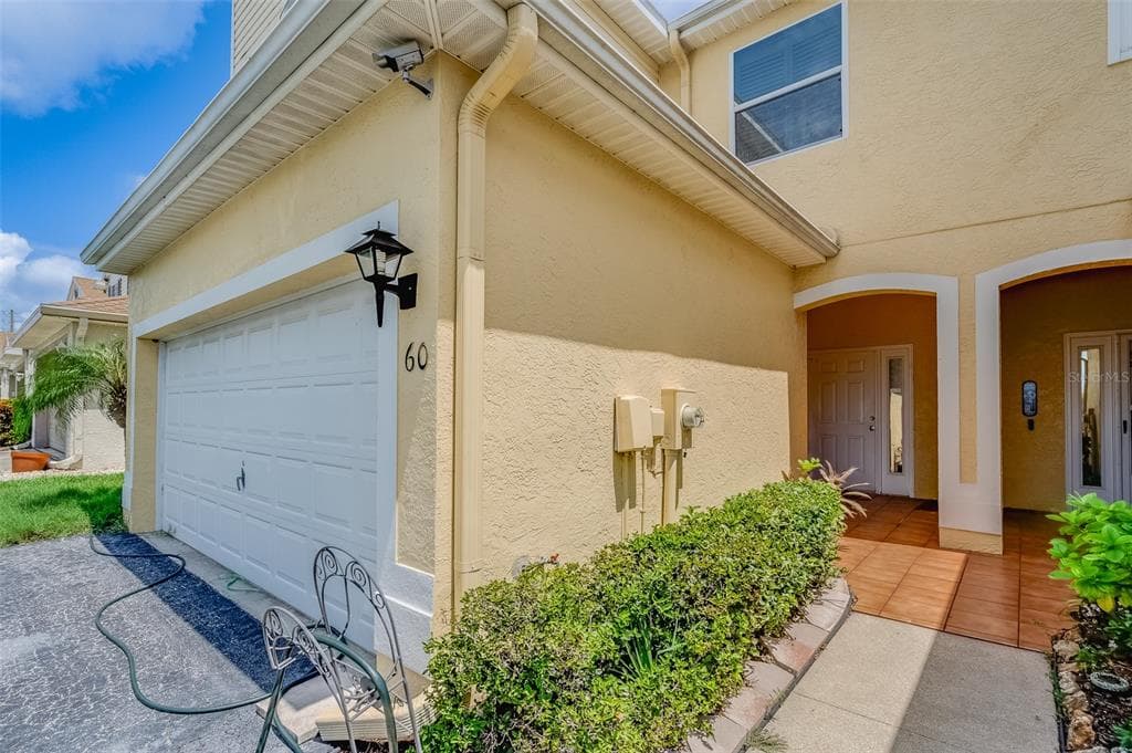 6400 46TH AVE N UNIT 60 KENNETH CITY, FL 33709