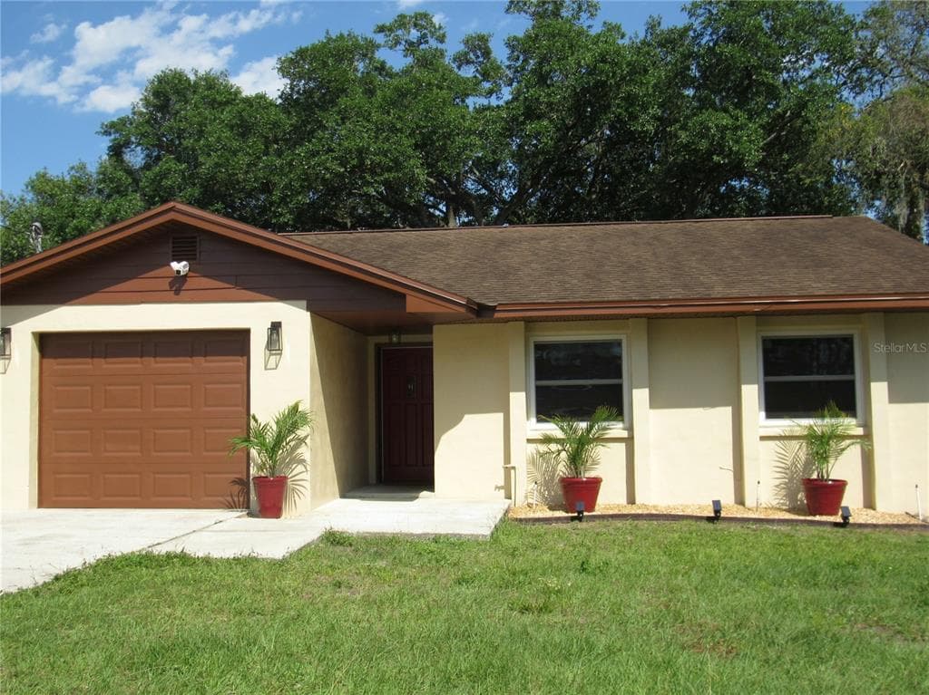 9621 N HARTTS DRIVE TAMPA, FL 33617