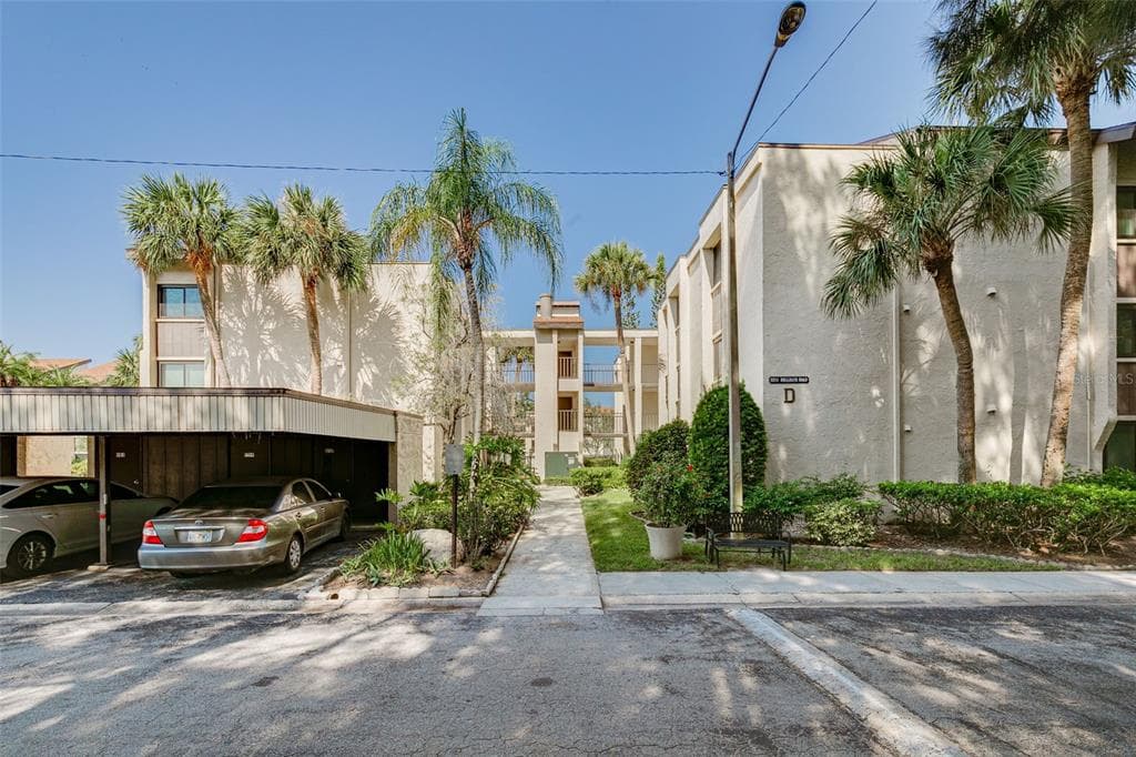 2211 BELLEAIR ROAD UNIT D3 CLEARWATER, FL 33764