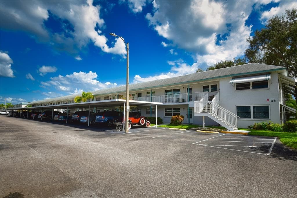 5297 81ST LANE N UNIT 16 ST PETERSBURG, FL 33709