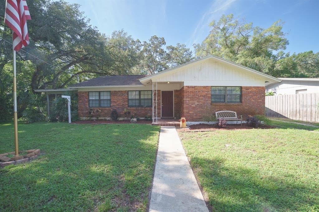 304 JEANAL PLACE