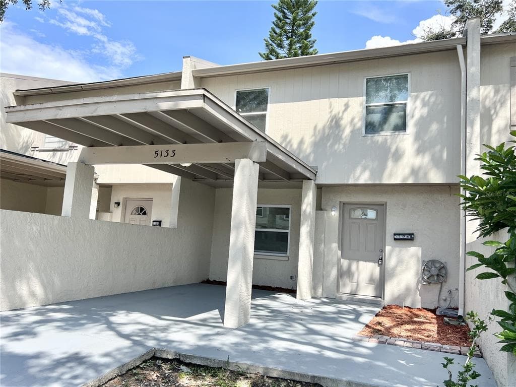 5133 TENNIS COURT CIRCLE CIRCLE TAMPA, FL 33617