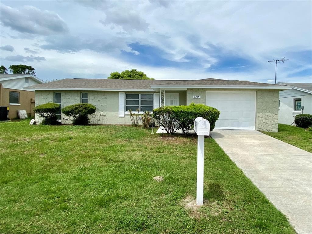 7215 OAKSHIRE DRIVE PORT RICHEY, FL 34668