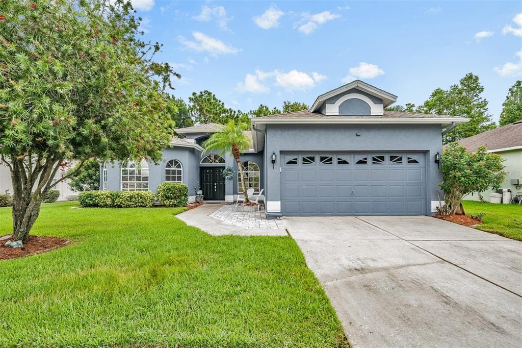 1502 CLEARGLADES DRIVE WESLEY CHAPEL, FL 33543