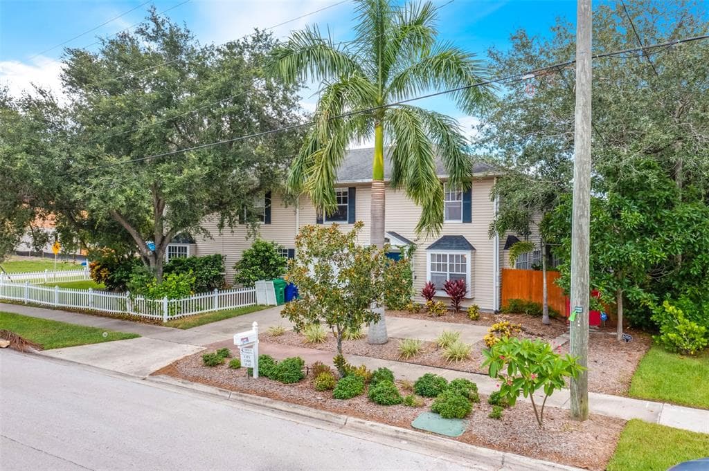 209 N HUBERT AVENUE TAMPA, FL 33609