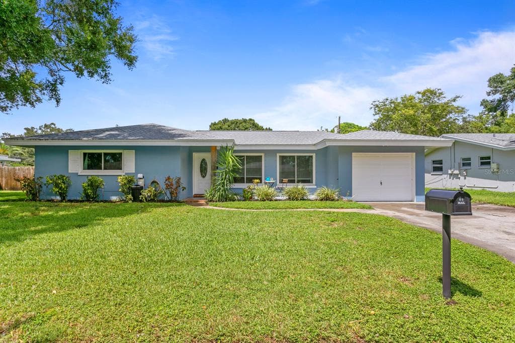 2553 FOREST PARKWAY S LARGO, FL 33771