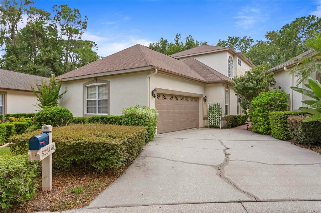 5224 FAIRWAY ONE DRIVE VALRICO, FL 33596