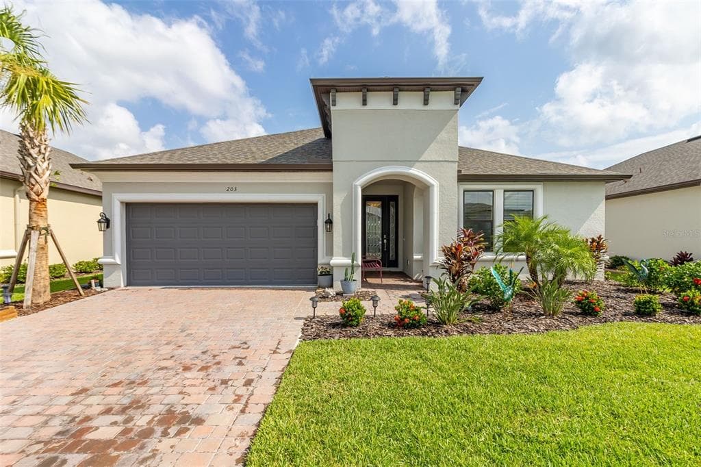 203 BELLA CORTINA DRIVE POINCIANA, FL 34759