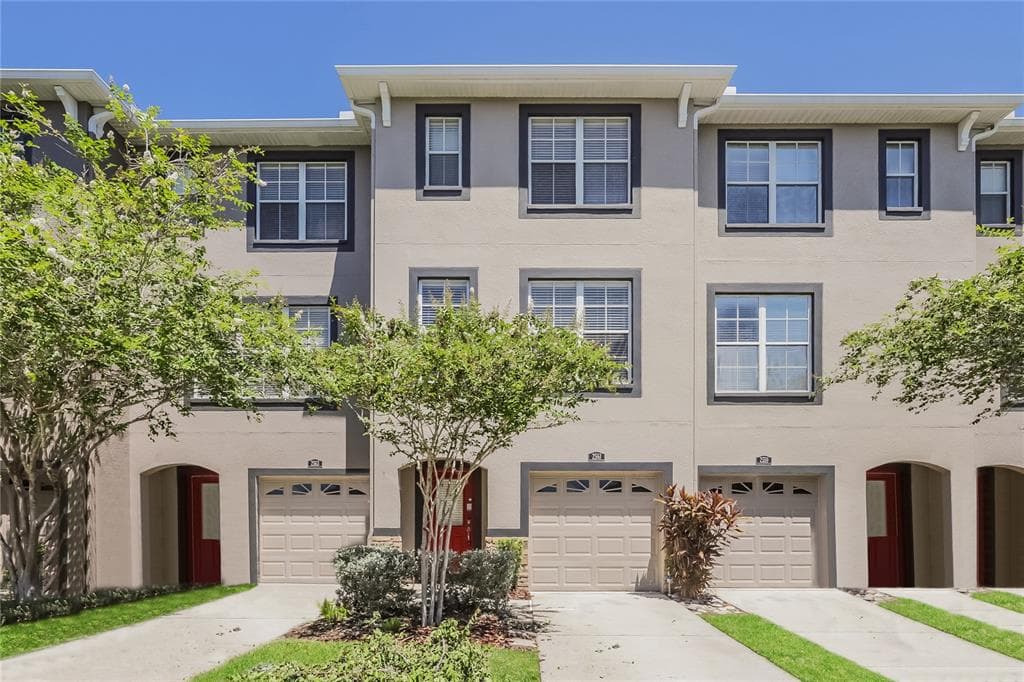 2561 LEXINGTON OAK DRIVE BRANDON, FL 33511