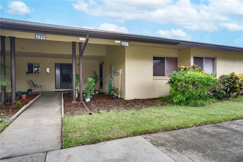 1020 10TH CIRCLE SE UNIT 1020 LARGO, FL 33771