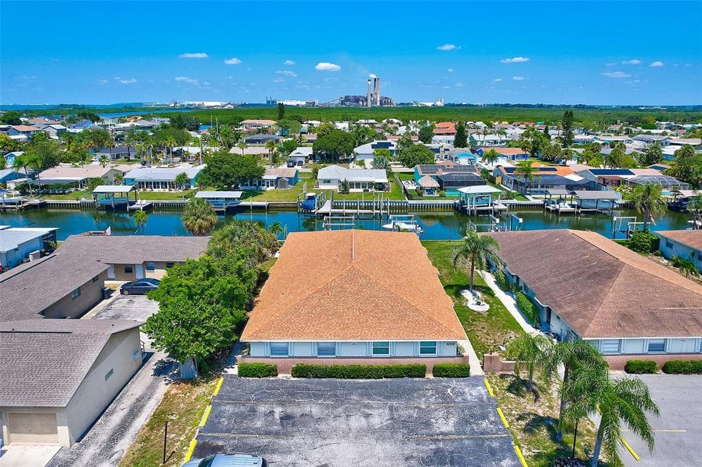 1033 APOLLO BEACH BOULEVARD UNIT E APOLLO BEACH, FL 33572