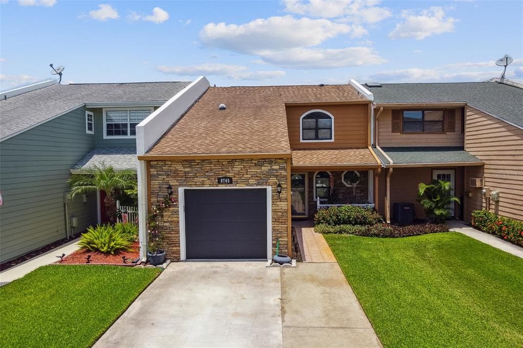 8745 BAY POINTE DRIVE TAMPA, FL 33615