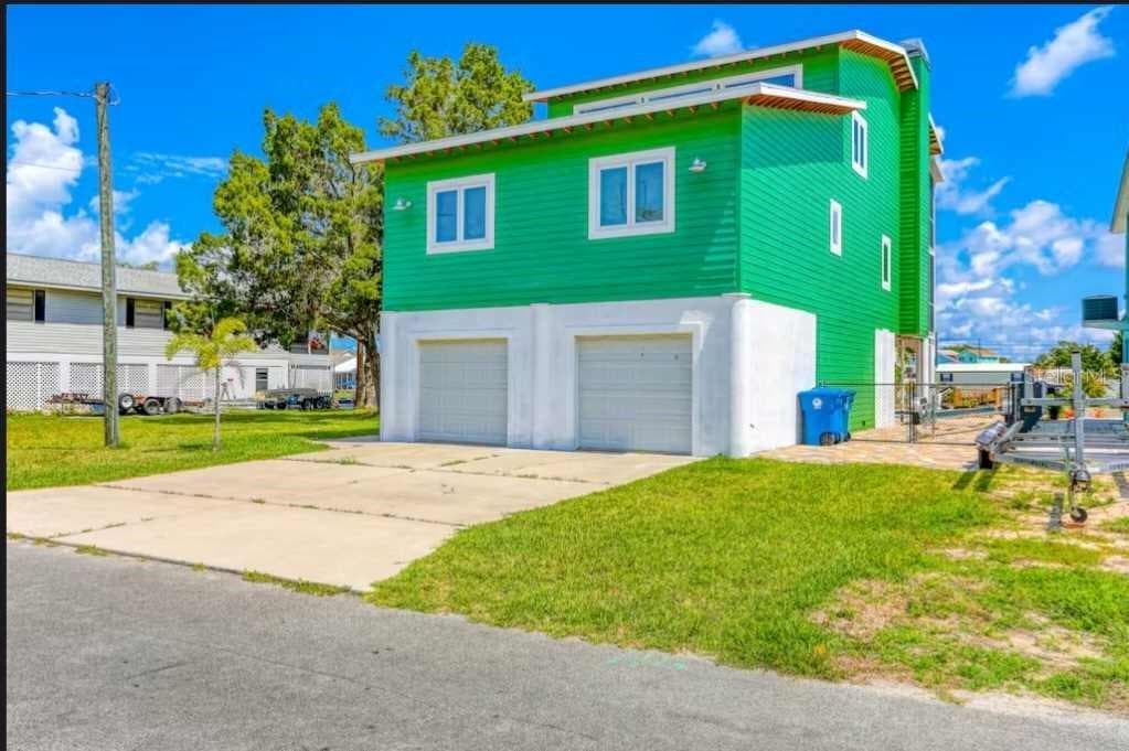 4035 CASA COURT