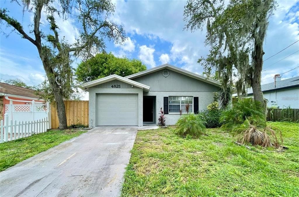 4825 SERENA DRIVE TAMPA, FL 33617