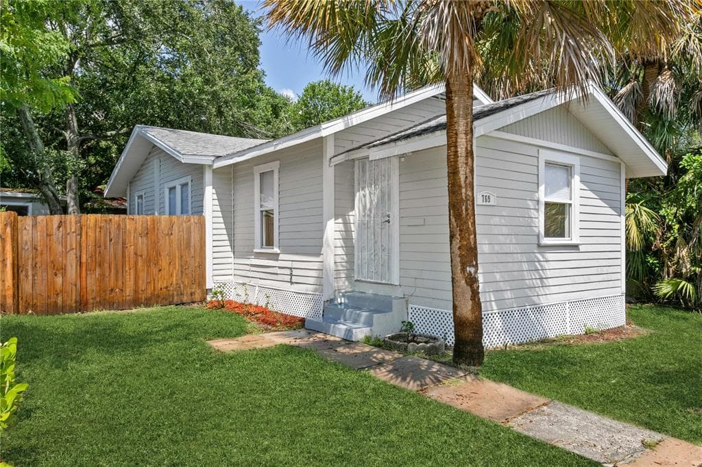 769 NEWTON AVENUE S ST PETERSBURG, FL 33701