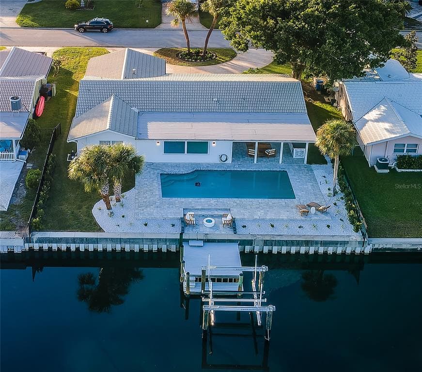 1984 MASSACHUSETTS AVENUE NE ST PETERSBURG, FL 33703