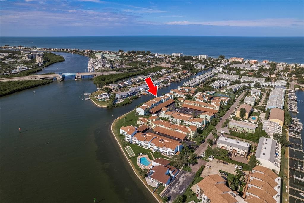 1 WINDRUSH BOULEVARD UNIT 60 INDIAN ROCKS BEACH, FL 33785