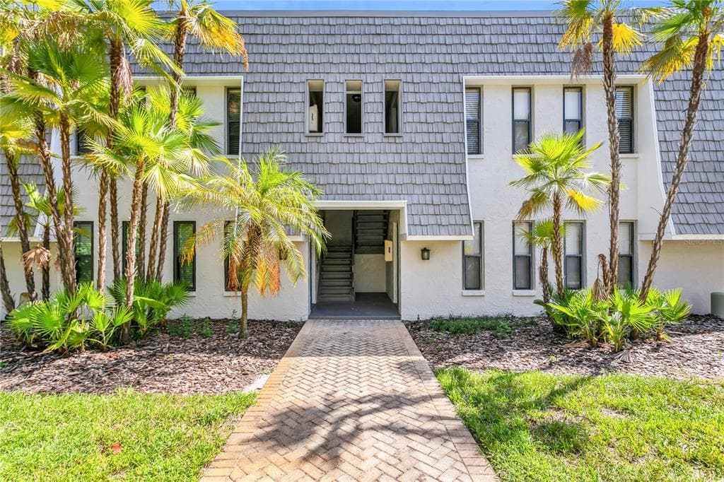 712 LYNDHURST STREET UNIT 324 DUNEDIN, FL 34698