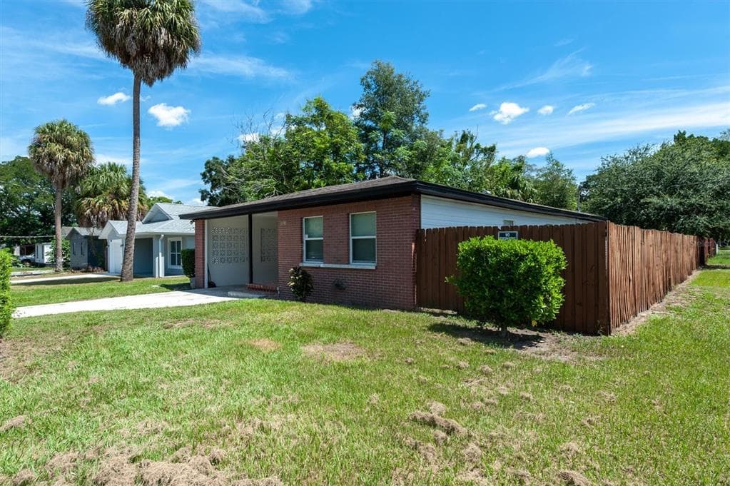 8301 N SEMMES STREET TAMPA, FL 33604