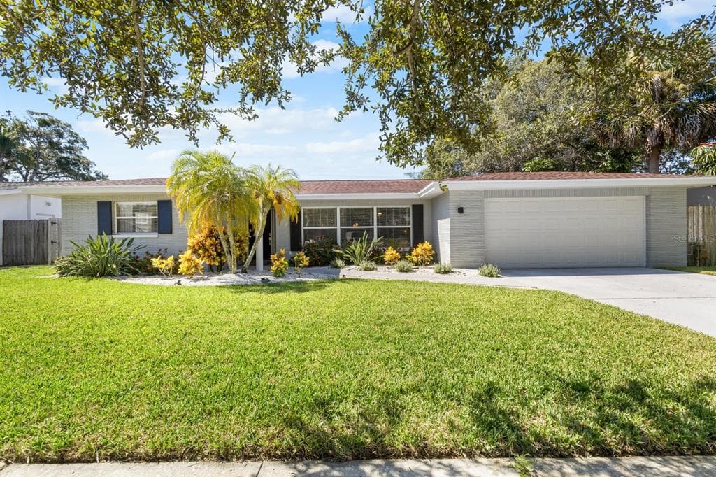 2417 SUMMERLIN DRIVE