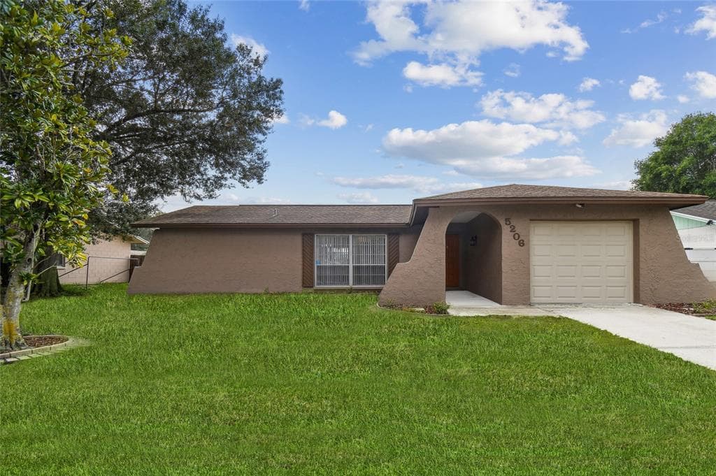 5206 LANDSMAN AVENUE TAMPA, FL 33625