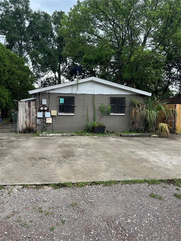 1211 E HOLLAND AVENUE UNIT B TAMPA, FL 33612