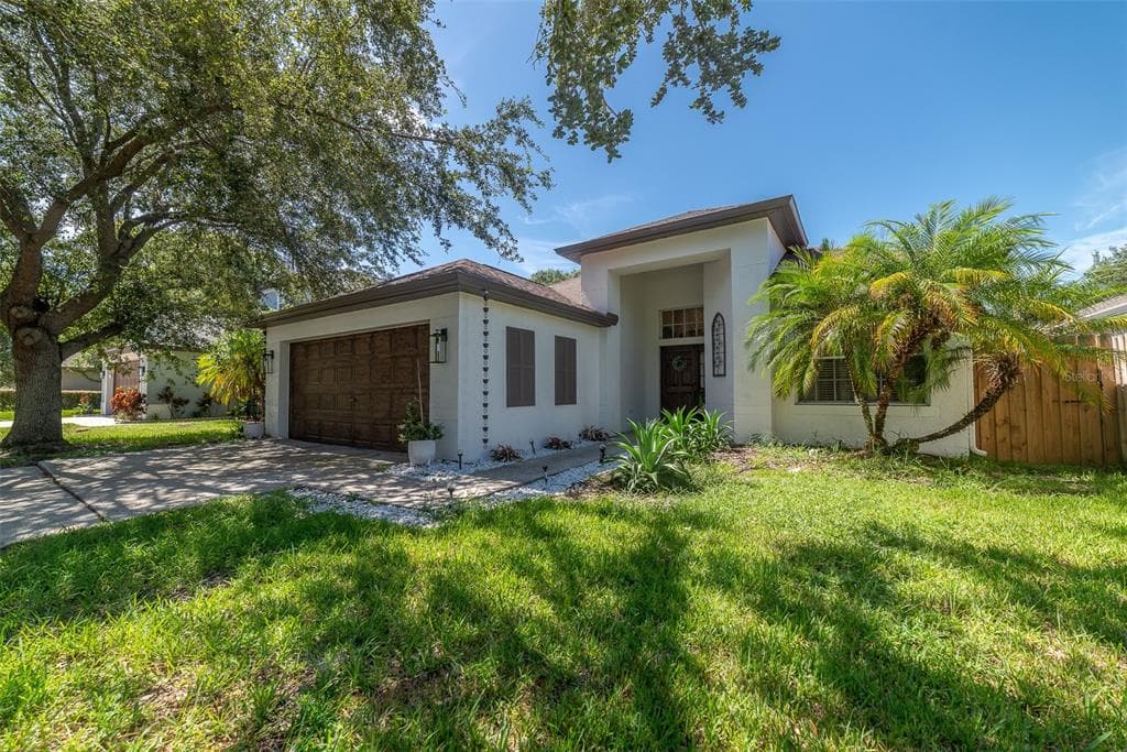 9124 WHISPERING WILLOW WAY TAMPA, FL 33614