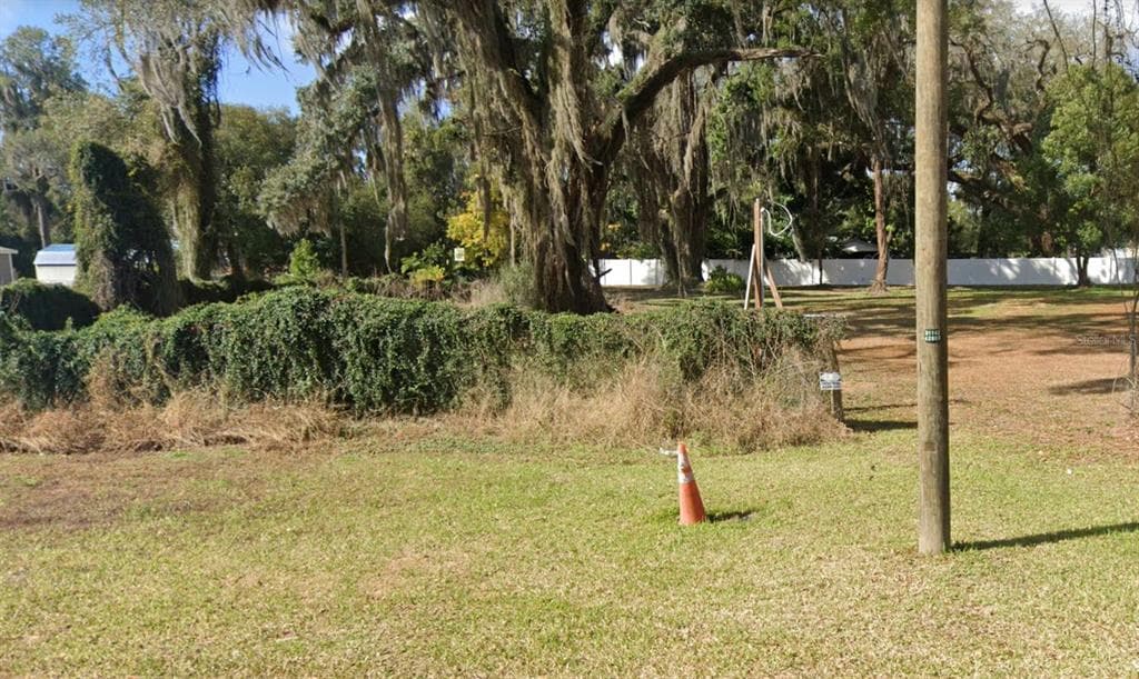 LAKEVIEW AVENUE SEFFNER, FL 33584