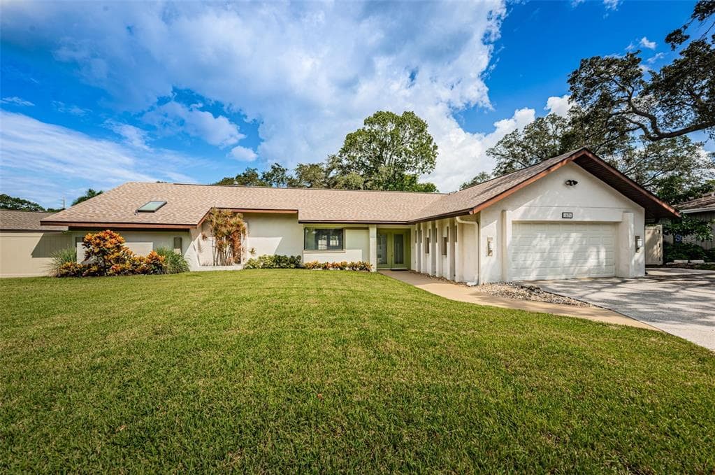 1676 OAK PLACE CLEARWATER, FL 33755