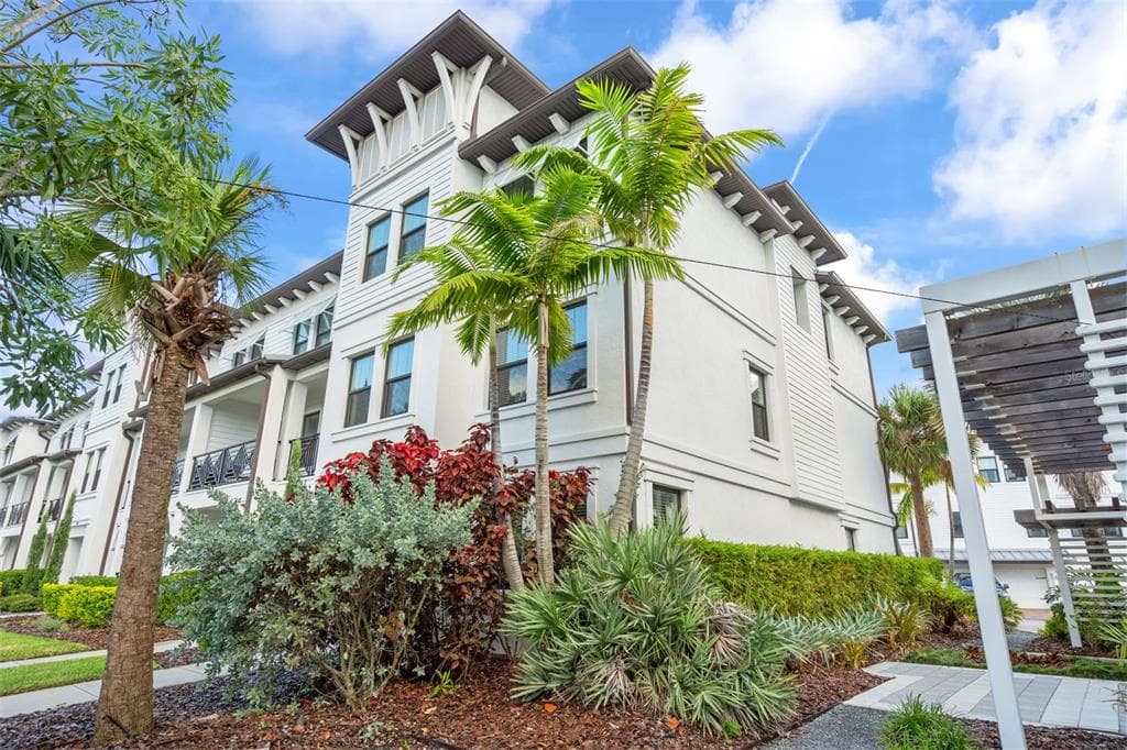 4931 W PAUL AVENUE UNIT 1 TAMPA, FL 33611