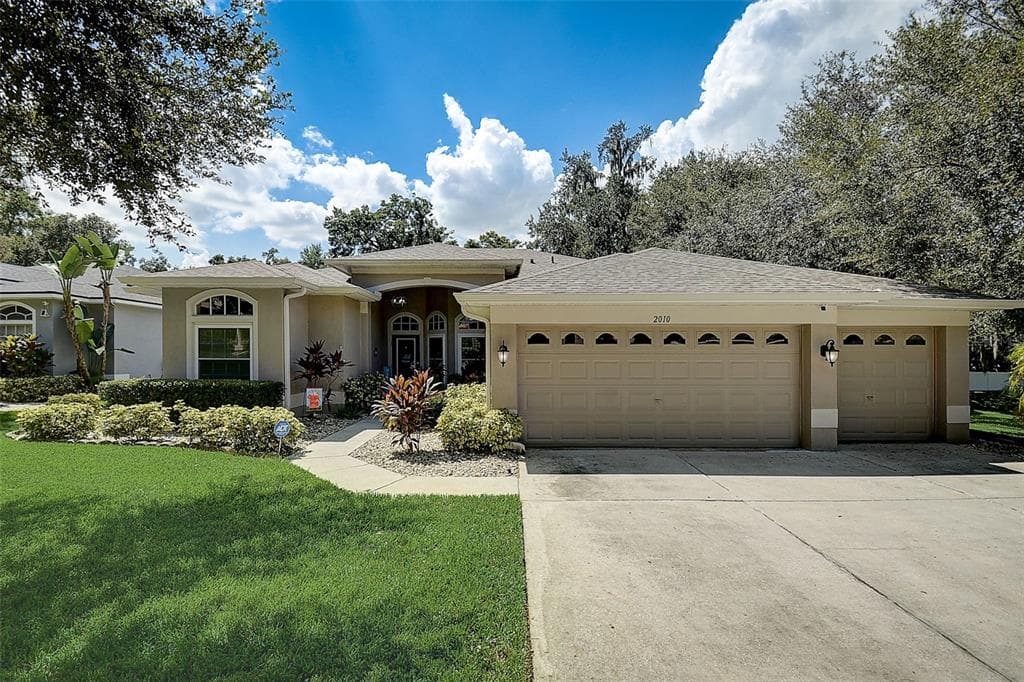 2010 RAVEN MANOR DRIVE DOVER, FL 33527
