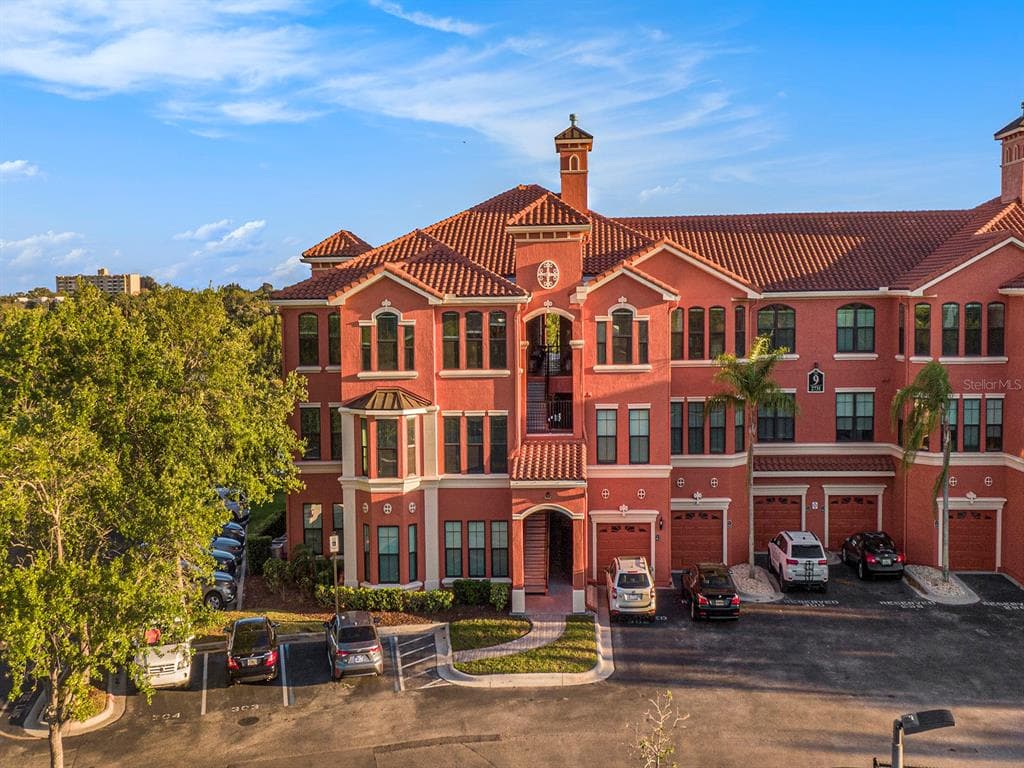 2731 VIA CAPRI UNIT 932 CLEARWATER, FL 33764