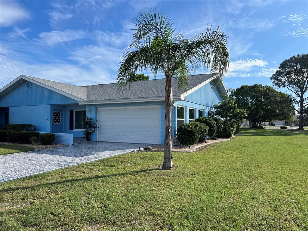 318 GREEN MANOR DRIVE SUN CITY CENTER, FL 33573