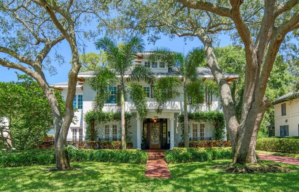 302 DRUID ROAD W CLEARWATER, FL 33756